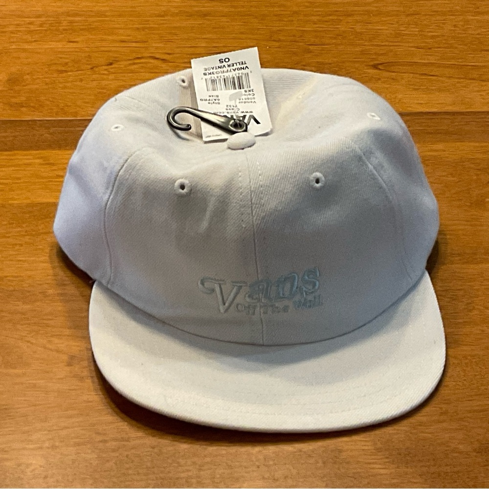 Vans Off The Wall Vintage White 6 Panel Adjustable Leather Strap OS. NWT